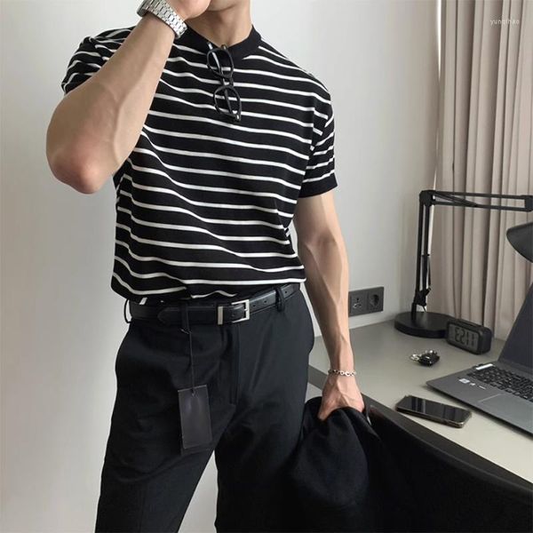 T-shirts masculinas Arrival American Striped Men Verão Gola Redonda Slim Fit Manga Curta Bottom Shirt Sports Gyms Fitness T-shirt