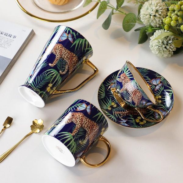 Tazze Piattini Vintage Bone China Gold Rim Tazza da caffè e piattino Set Leopard Forest Cheetah Mug British AfternoonTeacup Home Drinkware Gift