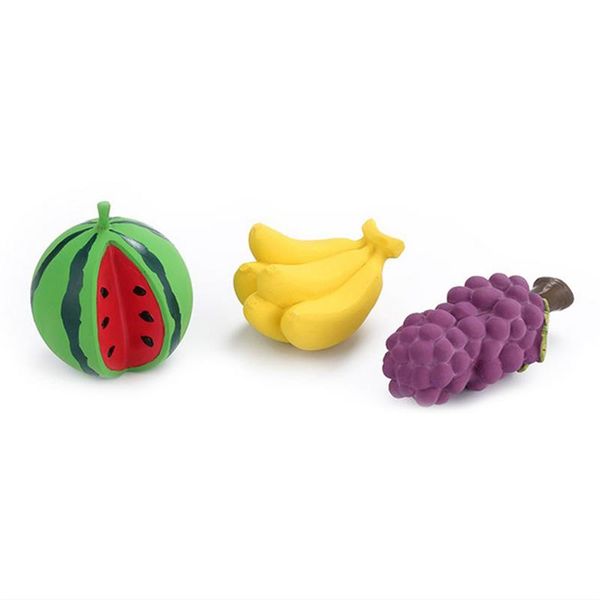 Dorakitten 1pc a forma di frutta giocattolo per cani resistente al morso uva anguria disegno a banana giocattolo cigolante giocattoli da masticare per cani forniture per animali domestici