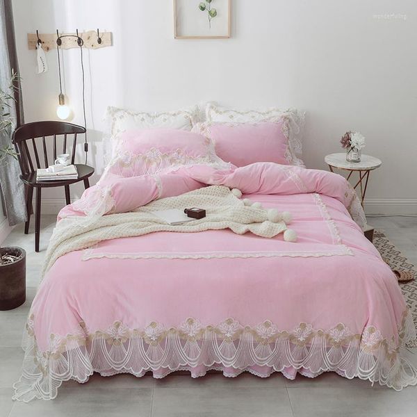 Conjuntos de Roupa de Cama Rosa Branco Verde Azul Princesa Estilo Tecido de Lã Inverno Grosso Conjunto Menina Flanela Renda Capa de Edredom Saia de Cama Fronhas