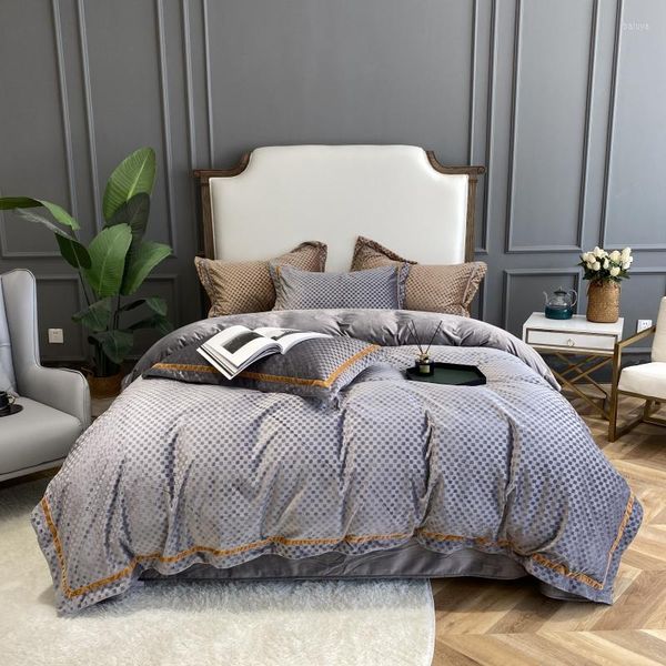 Set di biancheria da letto Grigio Rosa Set di lusso Copripiumino liscio in velluto Federe per lenzuola 4 pezzi per l'inverno