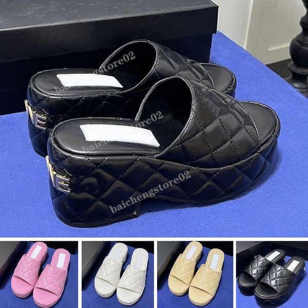 2023 Novidades Mulheres Sliders Chinelos Clássicos Channel Slides Lambskin Blue Home Casual Sandálias Summer Designer Luxo Moda Senhoras Praia Outdoor Sloping Root B2