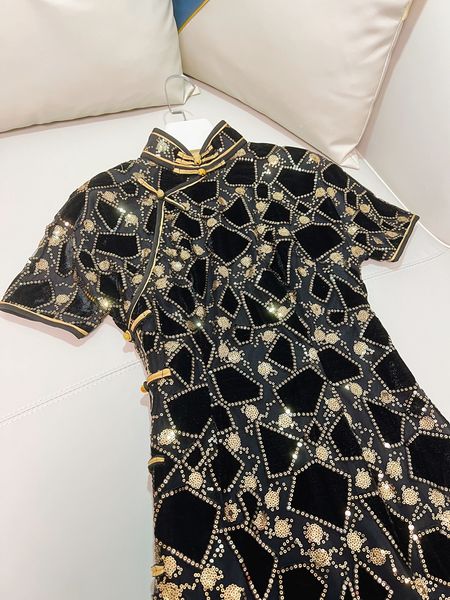 2023 лето черные золотые блестки Cheongsam Платье контраст цвета с коротким рукавом кнопки воротничка Midi повседневные платья J3L127516