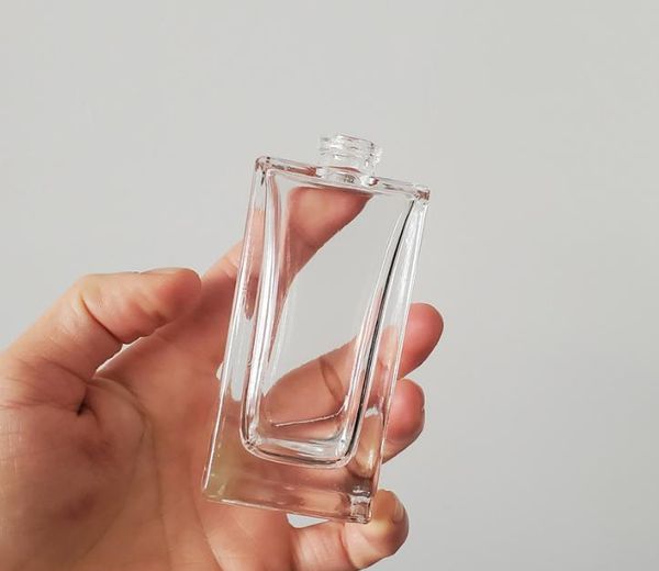 2021 Porzellanfabrik leere Glasparfümflasche 30 ml 50 ml Sprühflasche