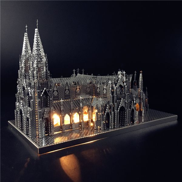Puzzle 3D IRON STAR Puzzle Metallo Cattedrale di San Patrizio Modello di assemblaggio Kit DIY Laser Cut Jigsaw Giocattoli creativi 230616