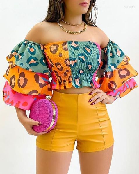 Fatos de treino femininos Conjuntos de duas peças femininos Outfit Doce estampa de leopardo ombro a ombro manga sino franzido Crop Top Shorts Conjunto Moda 2023