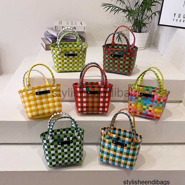 Bolsa de mão de grife Bolsa de tecido da moda Bolsa de cesta de plástico Bolsa feminina casual de tecido de palha Versátil Moda Cesta de vegetais Bolsa de caçamba ID styleeendibags