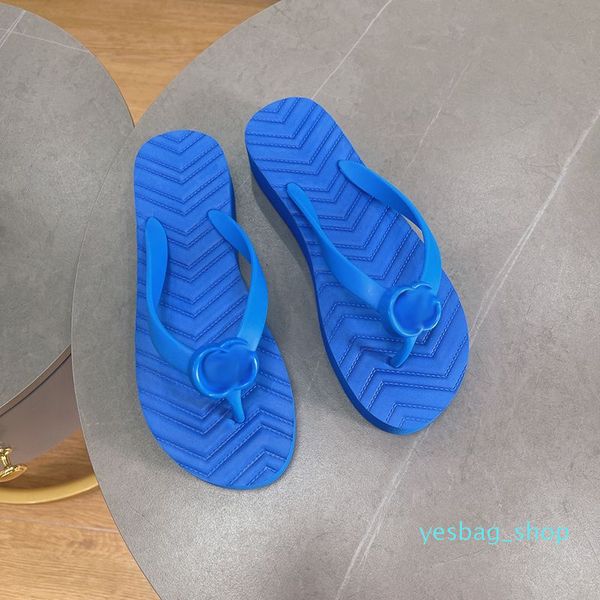 Disegni emblematici estivi Sandali da donna con perizoma Chevron Scarpe da donna Sandali da spiaggia Slip On Sandali di design di lusso Infradito