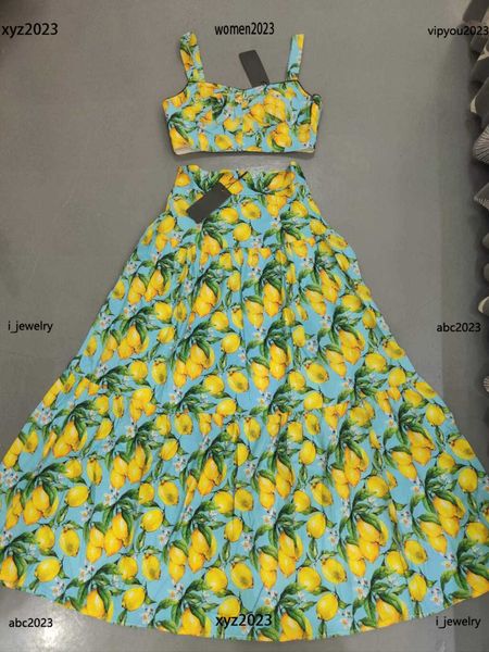 kadın tasarımcı elbise seti moda yaz takım elbise iki parçalı elbise boyutu S-L meyve baskısı kamisole yelek ve uzun etek #multiple ürün