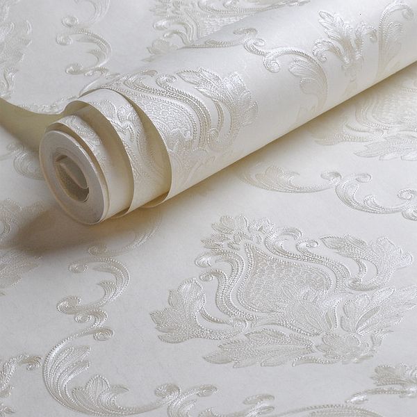 Adesivos de parede Branco Cremoso Papel de Parede Damasco Em Relevo Quarto Sala de Estar Fundo Padrão Floral Papel Texturizado 3D Decoração da Casa 10M Rolo 230616