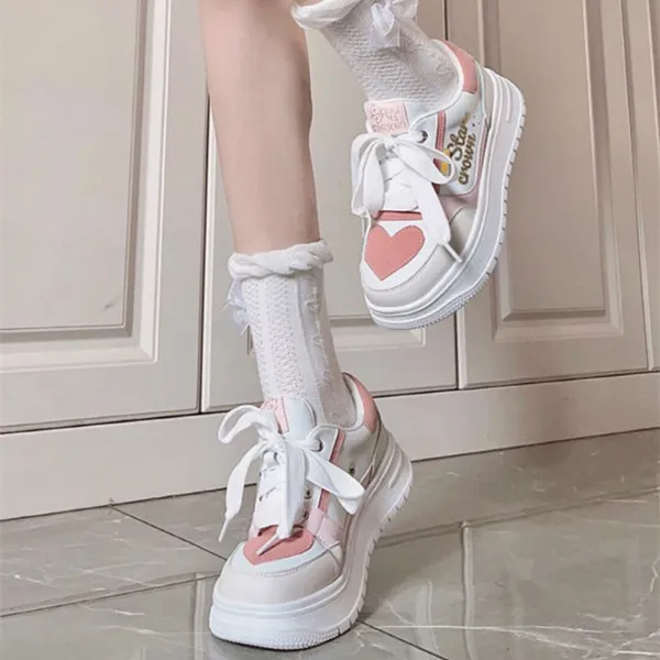 Sapatos de plataforma com remendo de coração Cute Love para mulheres cores misturadas verão novos tênis da moda para todos os jogos Sapatos respiráveis Kawaii