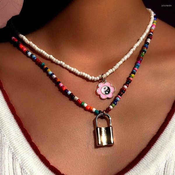 Collane con ciondolo Boho Punk Lock Collana con perline di fiori Tai Chi per donna Gioielli estetici con fili a strati di perline bianche multicolori