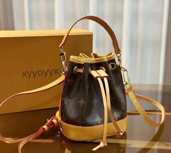 2023 Nova Moda Bolsas de Luxo Couro Genuíno Presbiopia Bolsa Bucket Moda Clássica Moda Versátil Bolsa Cilindrica Ombro Único Bolsa Feminina Crossbody