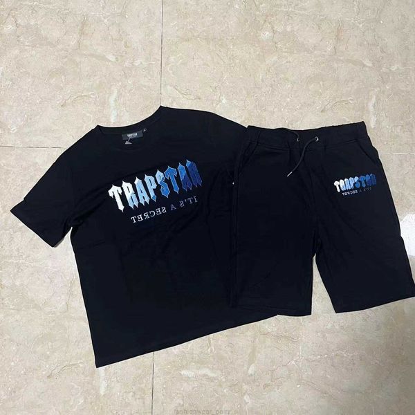 Tasarımcı Moda Giyim Tees tsihrts Gömlek Modaya uygun yeni Trapstar Gökkuşağı Havlu İşlemeli Kısa Kollu Şort Erkekler için Set Rock Hi