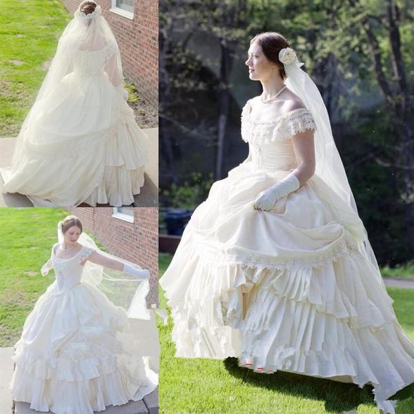 Puffy Cream Taffettà Wedding Victorian Civil War Steampunk Abito da sposa Abito vintage Appliqued Pizzo Abiti da sposa Custom Vestidos d1996