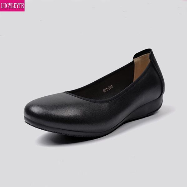 Botas de trabalho sapatos de cabeça preta redonda feminina salto grosso raso de couro alto de couro alto tamanhos de tamanho grande sapatos femininos