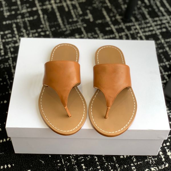 Marca de designer Slippers os chinelos de melhor qualidade para mulheres novas clipe de couro de dedo dedo moda emed sandals de praia de fundo plano