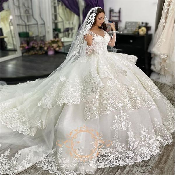 Lindo Vestido de Baile de Renda Vestidos de Noiva Princesa Com Manga Longa Decote em V Folho Camadas Capela Trem Vestido de Noiva Vestidos De Novia250V