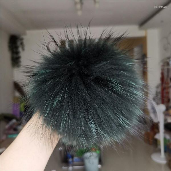 Cachecóis 2023 Real Raccoon Fur Pompoms 1pcs Fofo Verde Escuro Pom Chapéu Boné Gorro Cachecol Chaveiro Acessórios Bolas Naturais