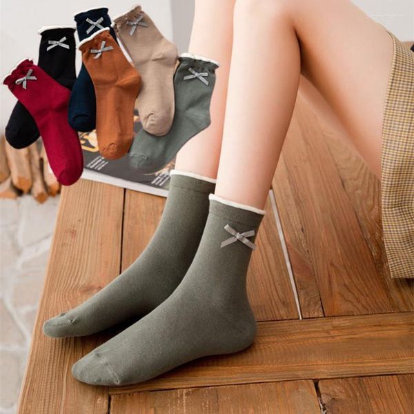 Kadın SOCKS 2023 Sonbahar Ürün Kabarcık Kenarı Bowknot Lady Orta Çoraplar Sevimli Öğrenci 3 veya 6 Çift / Paket