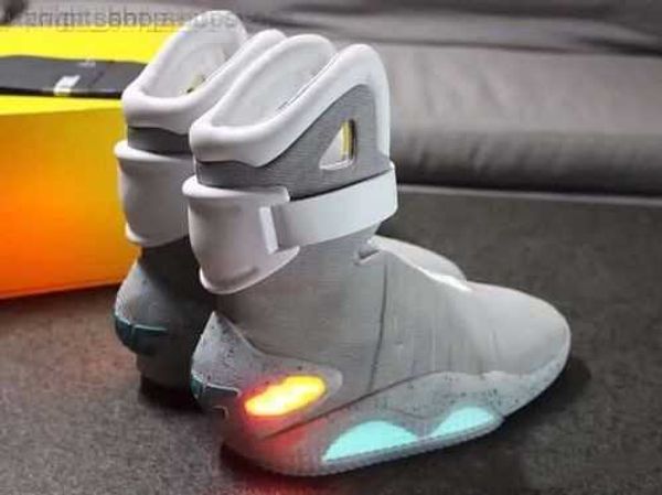 Automatische Schnürsenkel Air Mag Sneakers Marty Mcflys Air Mags LED-Schuhe Männer Zurück in die Zukunft Glow In The Dark Grey Boots Mcflys Sneaker mit Box-Top