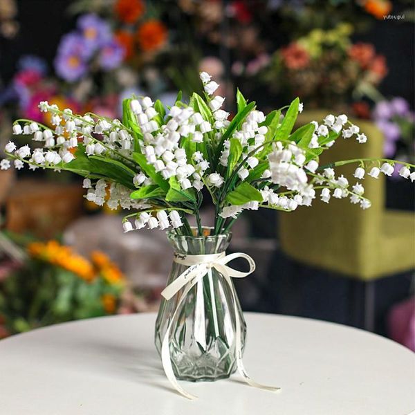 Fiori decorativi Bianco Mughetto artificiale Fiore Regalo Seta Bouquet finto Festa di nozze Giardino domestico Ofice Bellflower Decor