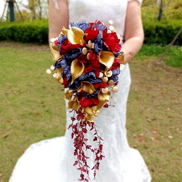 Buquê de flores de noiva em cascata, rosas vermelhas, lírio de calla dourado, flores de casamento, broche artificial artesanal, noiva197m