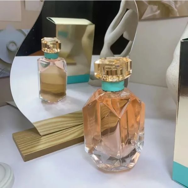 En kaliteli lüks tasarımcı lüks gül altın parfüm kadınlar için elmas güçlü parfüm kalıcı koku gövdesi sprey parfüm