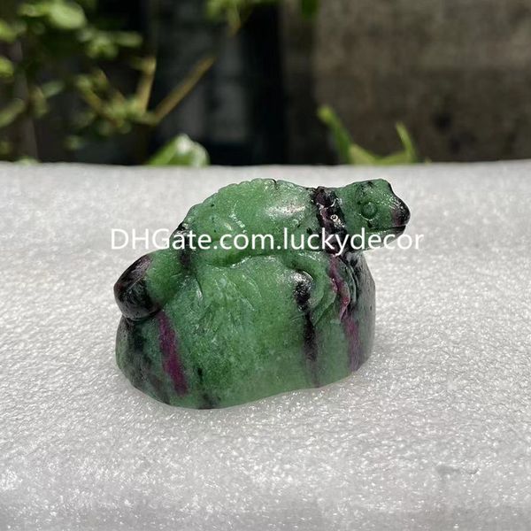 Rubi Natural em Zoisite Pedra Preciosa Lagarto Estátua Decoração Adorável Mini Anyolite Mineral Espiritual Cristal de Quartzo Réptil Animal Camaleão Estatueta Espécime Presentes