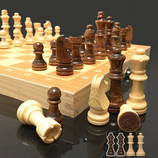 Schachspiele 4 Königinnen Magnetisches Schach Holzschachspiel Internationales Schachspiel Holzschachfiguren Faltbares Holzschachbrett Geschenkspielzeug I55 230617