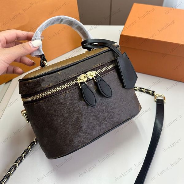 Bolsa de maquiagem Vanity Designer Bolsas de cosméticos femininas Baú de moda Bolsa de maquiagem em relevo Bolsa de mão Bolsa de viagem Bolsas femininas Organizador de alta qualidade Bolsa de higiene pessoal