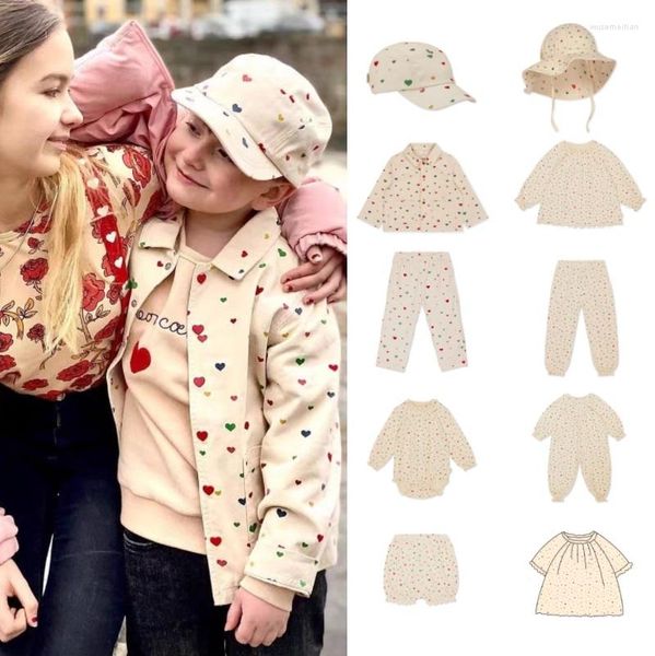 Completi di abbigliamento Abito per bambini 2023 Primavera ed estate Love Fashion Giacca da ragazzo in cotone Camicia da ragazza carina Abito con colletto da bambola