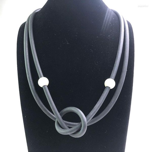 Collane con ciondolo YDYDBZ 2023 Collana di perle per le donne Gioielli fatti a mano in gomma Regalo per feste Corda nera Catene elastiche morbide