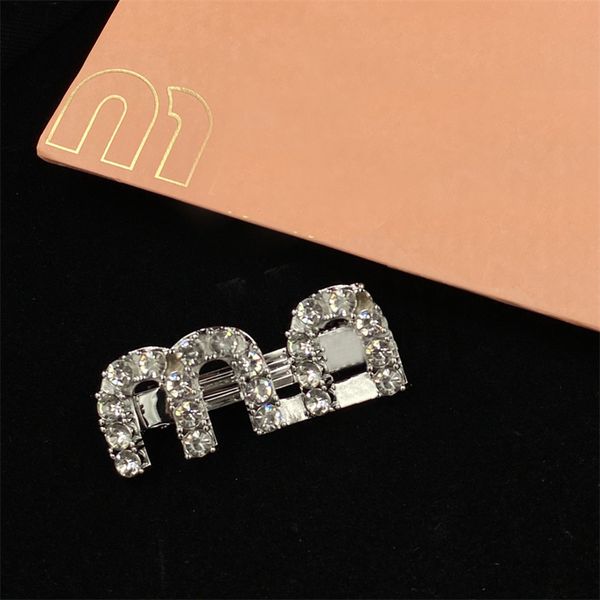 Fermaglio per capelli tempestato di diamanti con lettera M per accessori per capelli stile elegante femminile di fascia alta con clip a cucchiaio posteriore per gioielli a forcina fissa