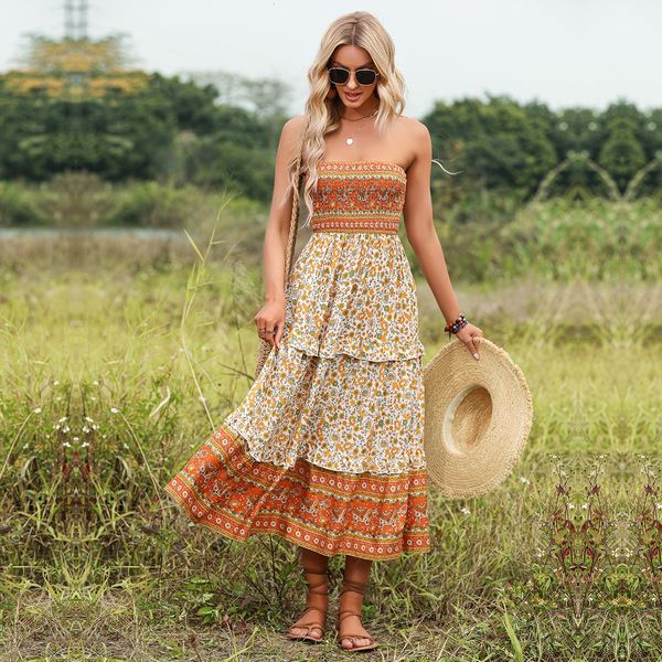 Grundlegende lässige Kleider Wildpinky Women Vintage Floral Print Rüschenschichten Langes Kleid Female Boho trägerloser Orange Strand Urlaub Vestidos 230619