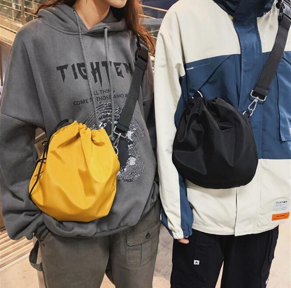 Вечерние сумки 2023 Корейская тенденция к плечам сумку для мессенджера простая атмосфера Мужчины и женщины