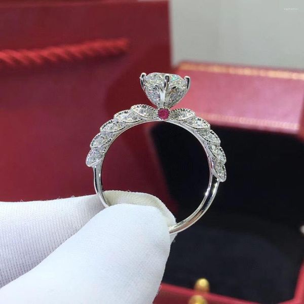 Cluster Ringe Nique Göttin Engel Hochzeitskleid Acht Herzen und Pfeile Hohl Rubin Sechs-Klauen-Paar-Ring für Frauen Geschenk Schmuck