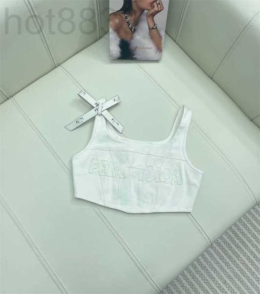 Camisas femininas sem mangas Designer de verão Novo estilo feminino picante Sexy Moda Versátil 3D Padrão de letra Denim Colete de sutiã para mulheres QVWZ