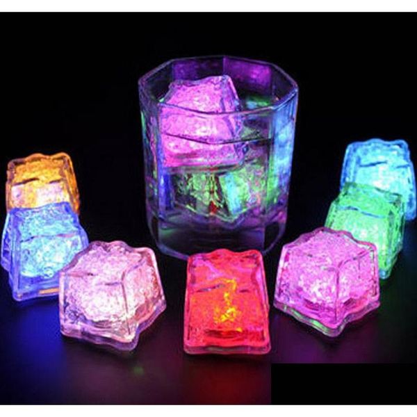 Decoração de festa Fast Christmas Flash Ice Cube Wateractived Led Light colocado na bebida de água Maticamente para entrega em casa Dhkmr