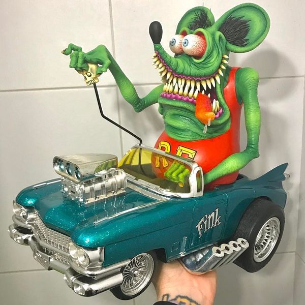 Dekorative Objekte Figuren Horror Auto Dekor Angry Big Mouth Monster Driving Statue Rat Crazy Mouse Halloween Harz Skulptur Ornament Home 230619