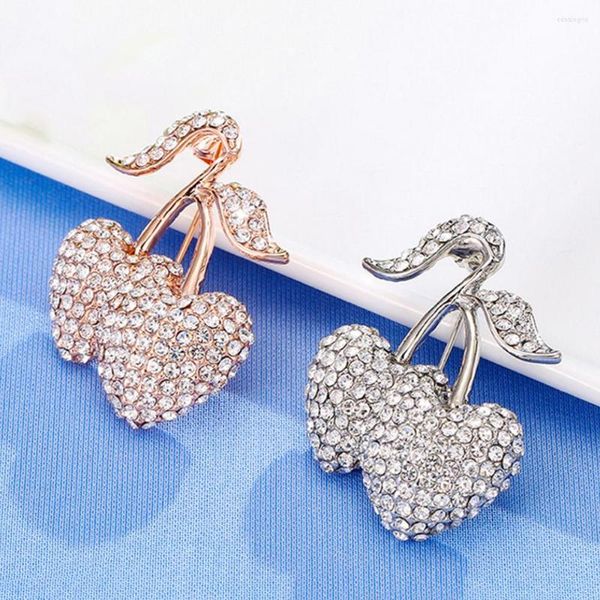 Broschen Kirsche Frauen Metall Pins Strass Damen Kleidung Zubehör Obst Brosche Pin Zwei Farben Schmuck Dekorationen