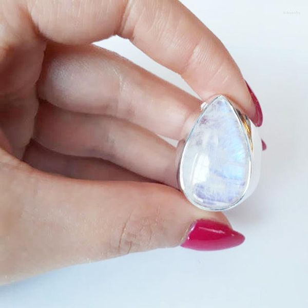 Cluster Anéis Moonstone Para Mulheres Hipérbole Vintage Elegante Grande Anel Gota de Água Pedra Branca Moda Feminina Jóias Tamanho 6-10 Atacado