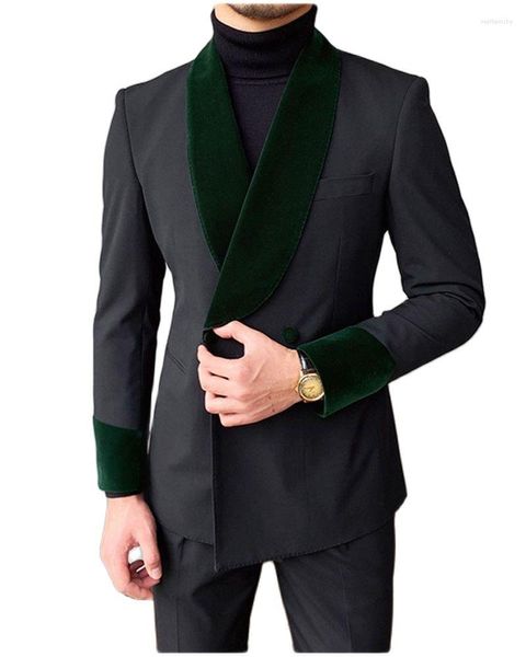 Abiti da uomo Fashion Design Nero Doppiopetto da uomo con risvolto sciallato in velluto verde Per affari Occasioni formali Vestibilità aderente 2 pezzi