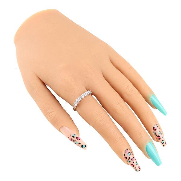 Nail Practice Display Nail Art Training Hand Realistico Silicone Unghie finte Display Practice Hand Strumento per manicure morbido e regolabile Accessori per unghie 230619