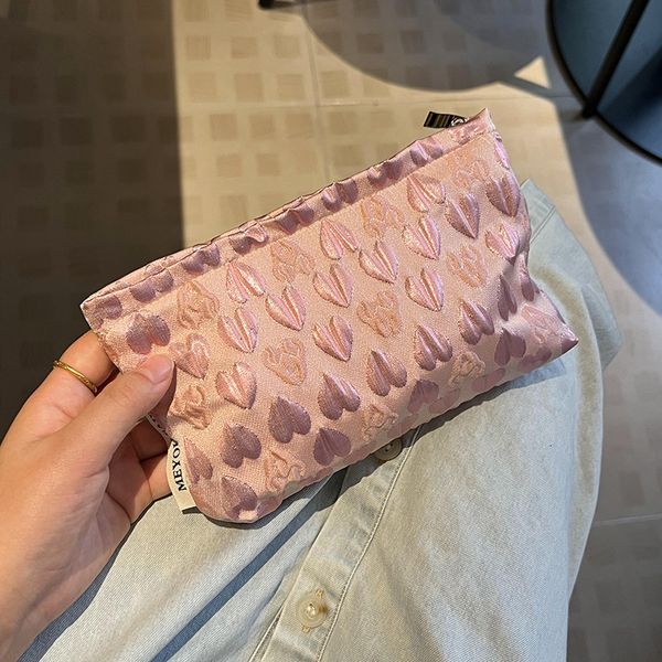 Косметические сумки сцепление мода Сладкая трехмерная розовая любовная сумка Canvas мытья девушка туристическая корейская версия хранилище 230620