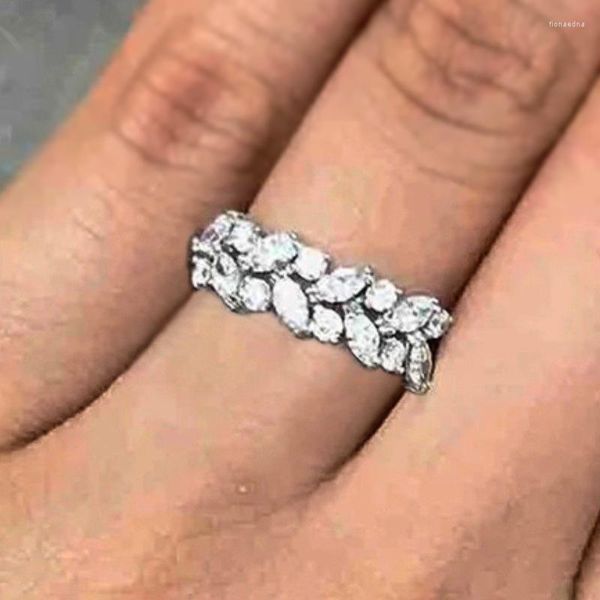 Anéis de casamento Huitan luxo marquise zircônia cúbica para mulheres de alta qualidade cor prata bandas de moda jóias femininas