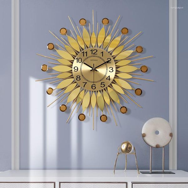 Orologi da parete Soggiorno in stile nordico Orologio circolare Camera da letto creativa Muto Semplice metallo dorato Orologi rotondi Decorazioni per la casa