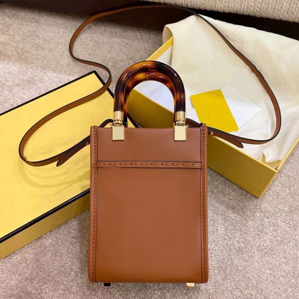 Luxus Sommer Stadt Seesack Designer Mädchen Frau Handtasche Mode Umhängetasche Brief Logo Damen Herren die Tote Lady Leder Wochenende Hufeisen Umhängetaschen Clutches