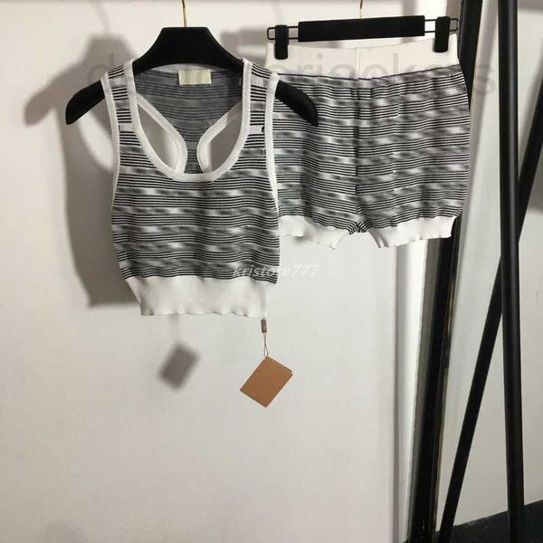 Calças femininas de duas peças, roupas femininas de grife, ternos com motivo de letras em toda a peça, passarela, camisa de marca para jogging, colete, camiseta e shorts de calça curta L478