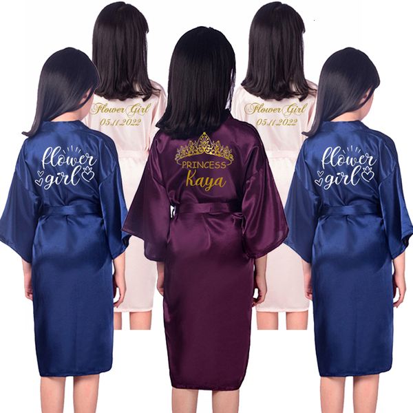Aile Eşleşen Kıyafetler Özelleştirme Adı Tarih Çiçek Kız Kimono Cobles Düğün Banyılları Doğum Günü Kız Pijama Çocuk Robe Nightdress Gelin Partisi Çocuk Robe 230621